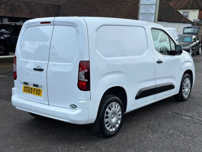 2025 Vauxhall Combo