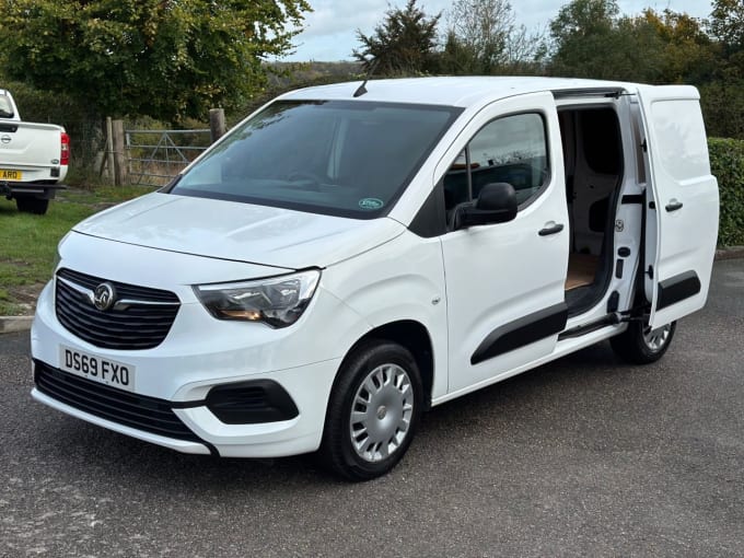 2025 Vauxhall Combo