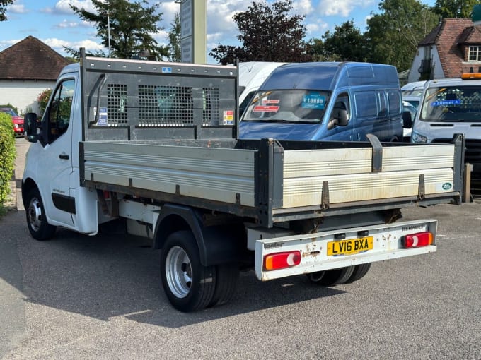 2025 Renault Master