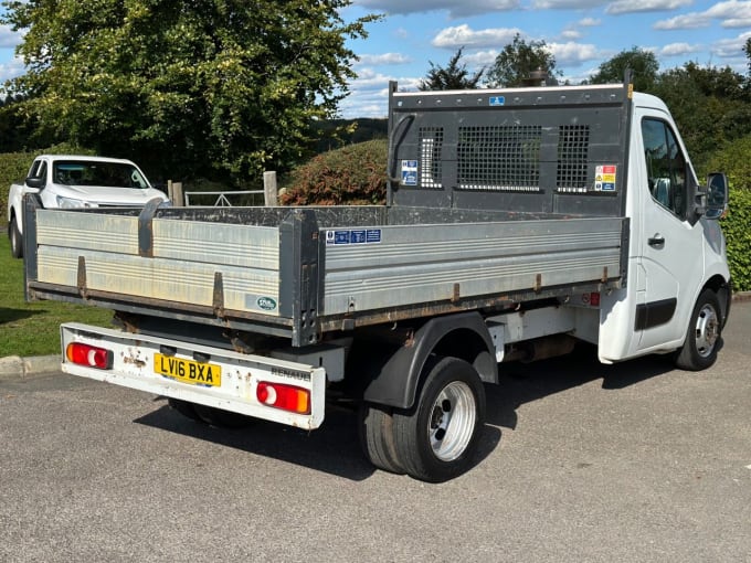 2025 Renault Master