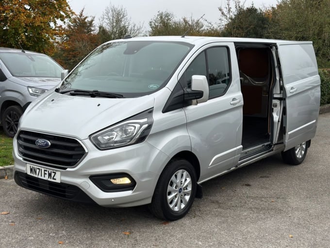 2025 Ford Transit Custom