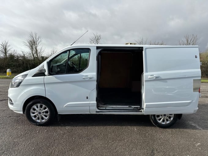 2025 Ford Transit Custom