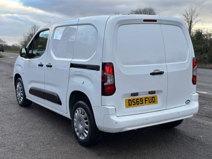 2025 Vauxhall Combo