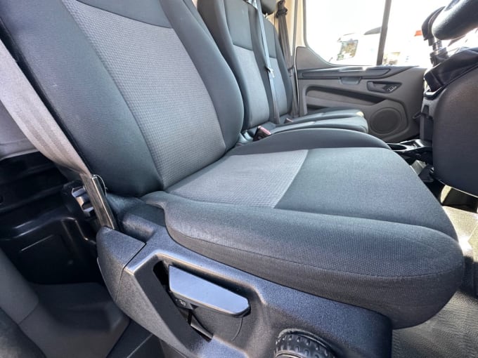 2025 Ford Transit Custom
