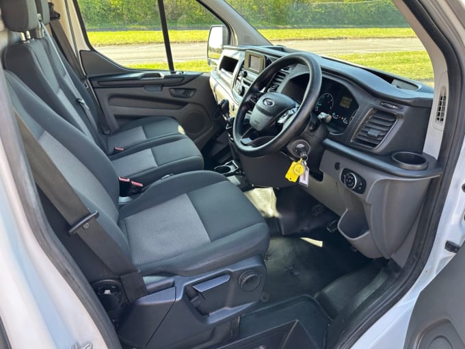 2025 Ford Transit Custom