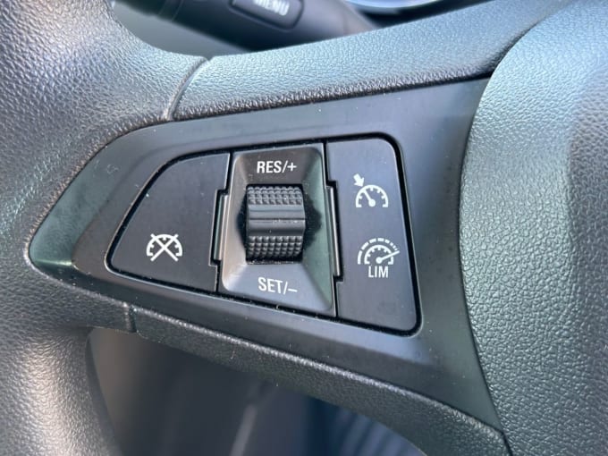 2025 Vauxhall Astra