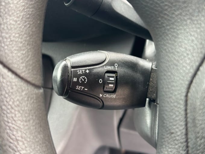 2025 Peugeot Expert