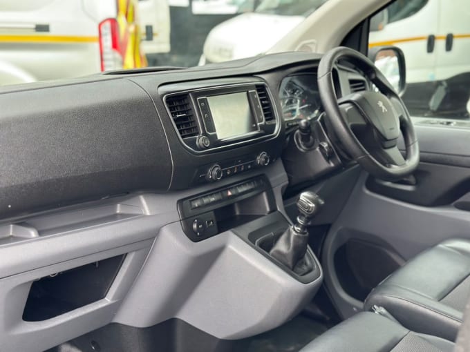 2025 Peugeot Expert