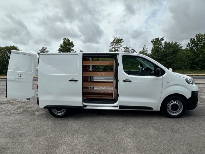 2025 Peugeot Expert