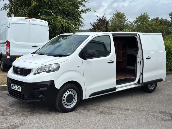 2025 Peugeot Expert