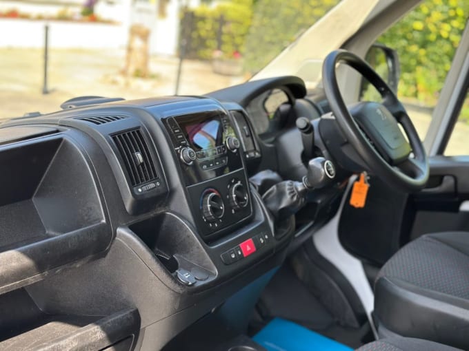 2025 Peugeot Boxer