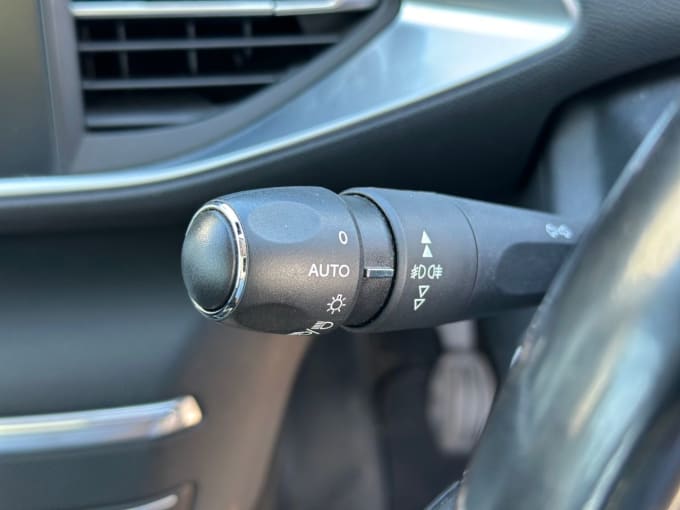 2025 Peugeot 308