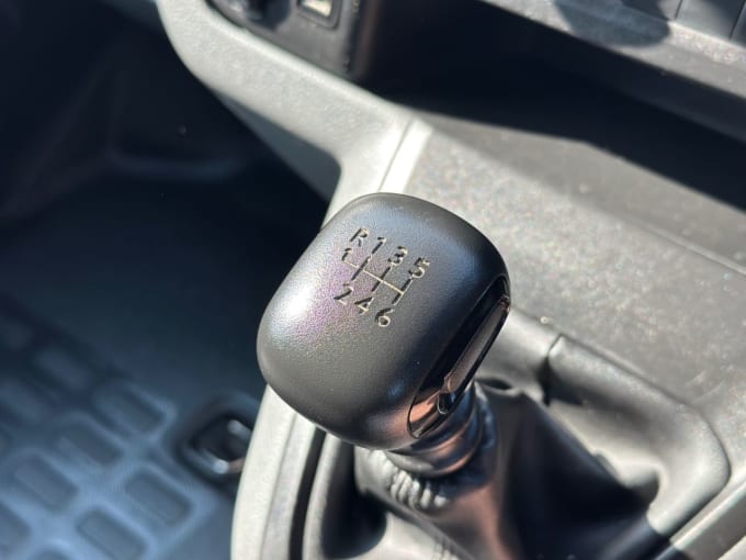 2025 Peugeot Expert