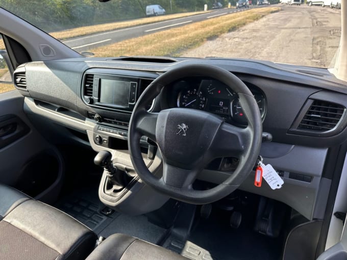 2025 Peugeot Expert