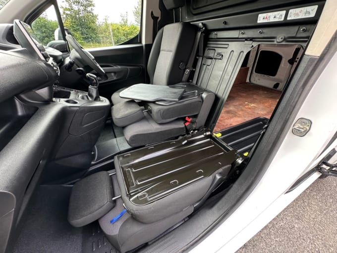 2025 Peugeot Partner