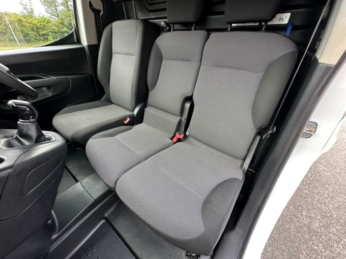 2025 Peugeot Partner