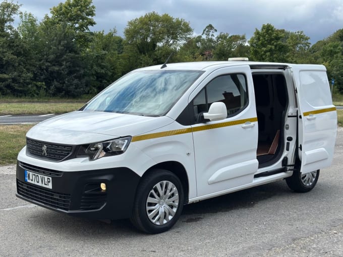 2025 Peugeot Partner