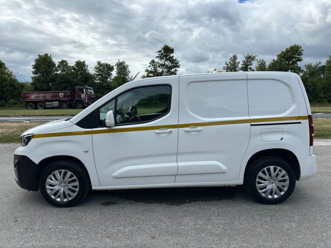 2025 Peugeot Partner