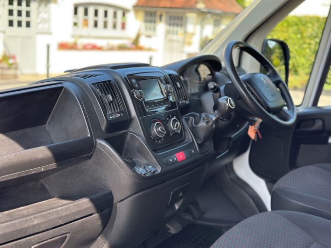 2025 Peugeot Boxer
