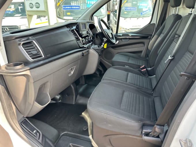 2025 Ford Transit Custom