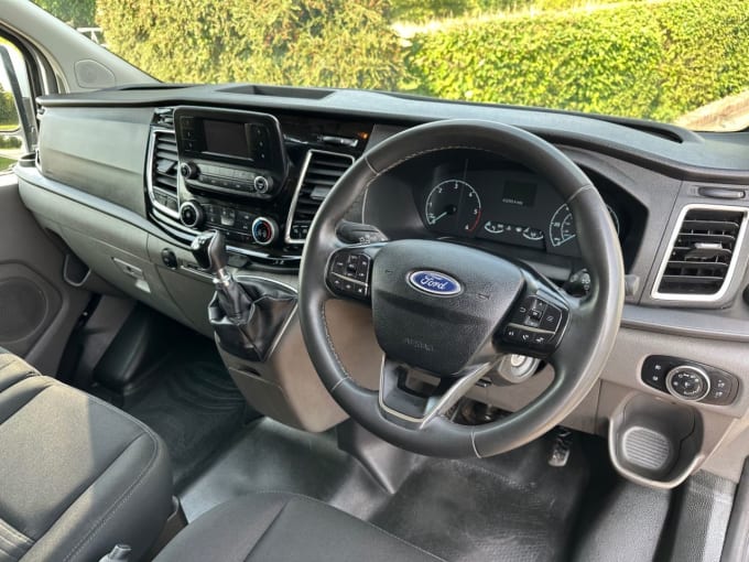 2025 Ford Transit Custom
