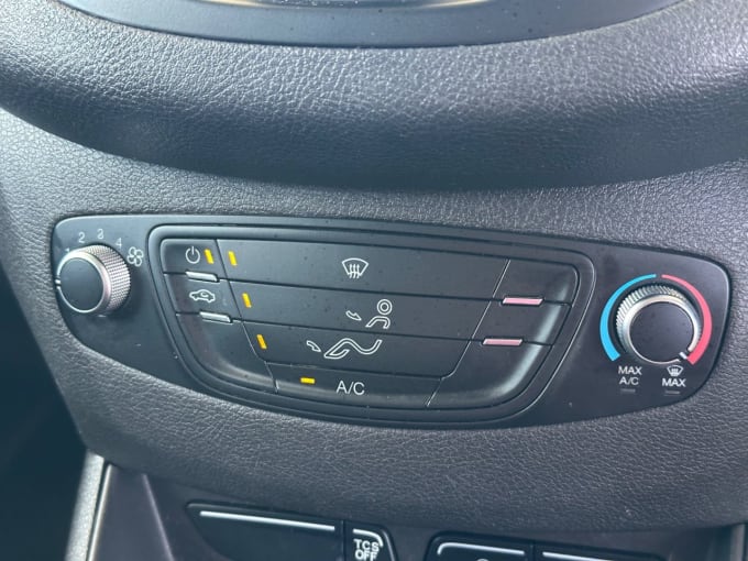 2025 Ford Transit Courier