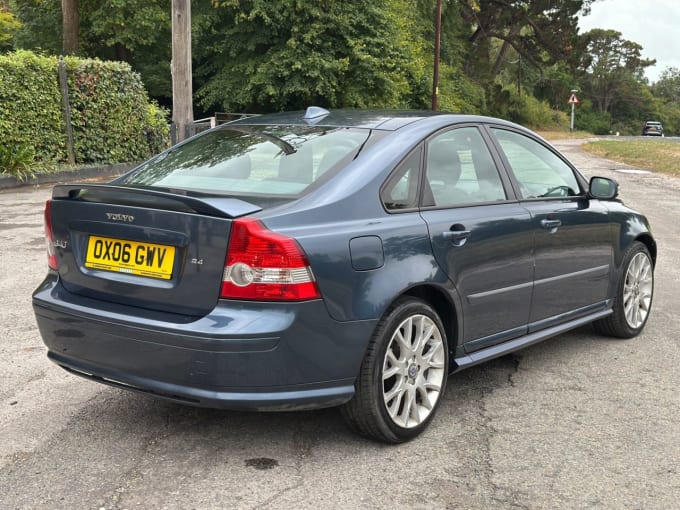 2025 Volvo S40