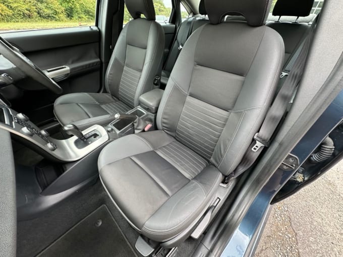 2025 Volvo S40