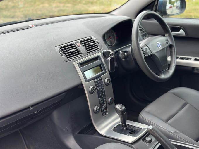 2025 Volvo S40