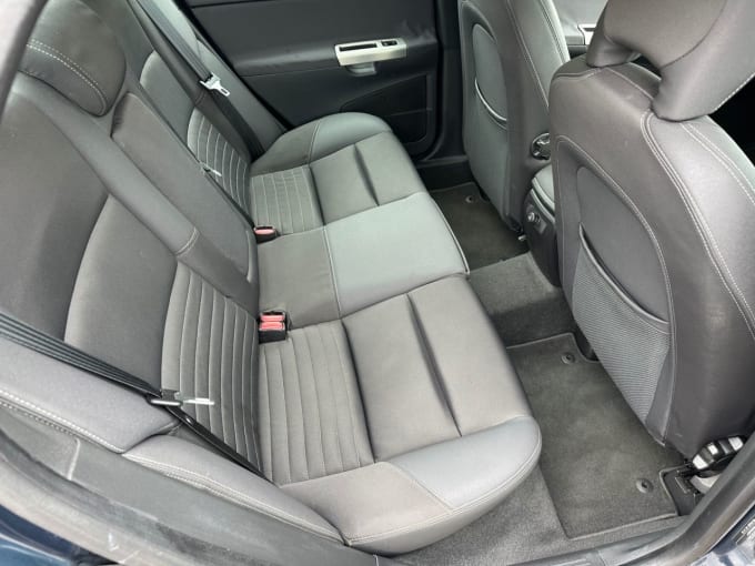 2025 Volvo S40
