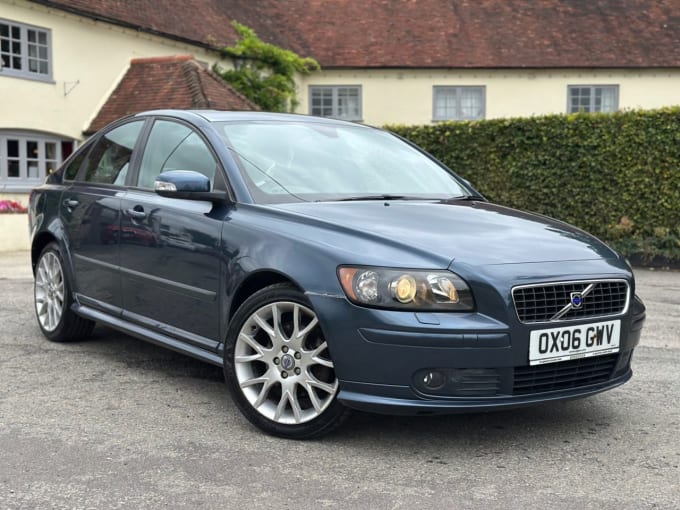 2025 Volvo S40