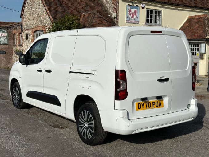 2025 Vauxhall Combo
