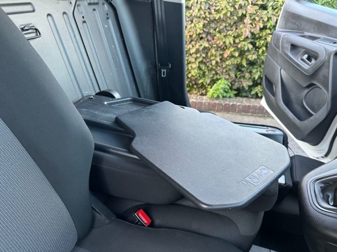 2020 Peugeot Partner