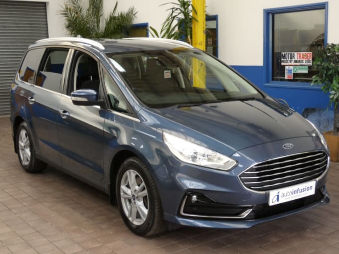 2025 Ford Galaxy