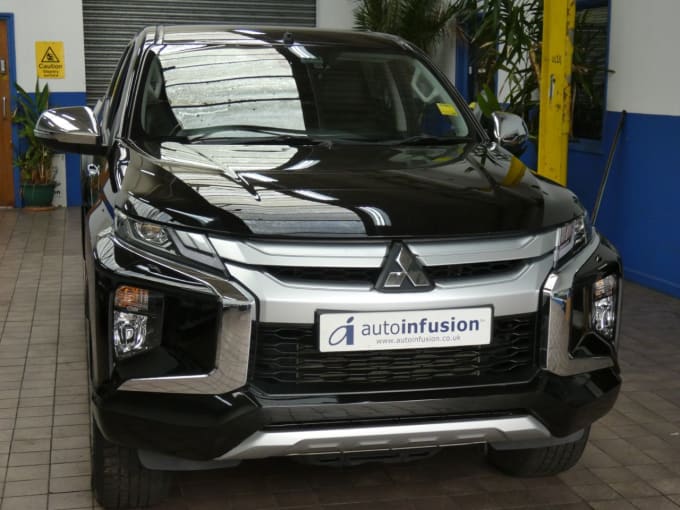 2024 Mitsubishi L200