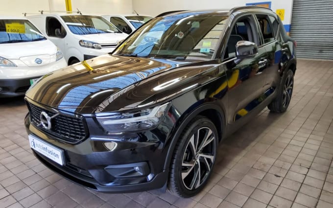 2025 Volvo Xc40