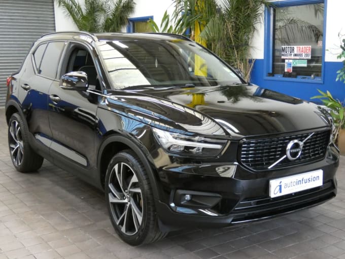 2025 Volvo Xc40