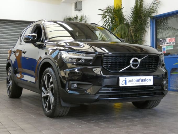 2025 Volvo Xc40