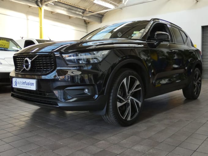 2025 Volvo Xc40