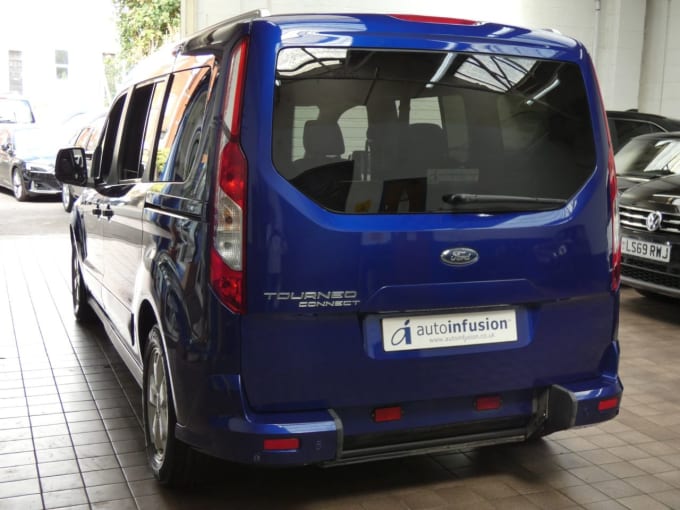 2024 Ford Grand Tourneo Connect