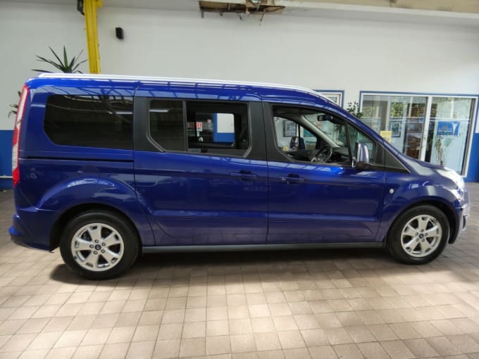 2025 Ford Grand Tourneo Connect