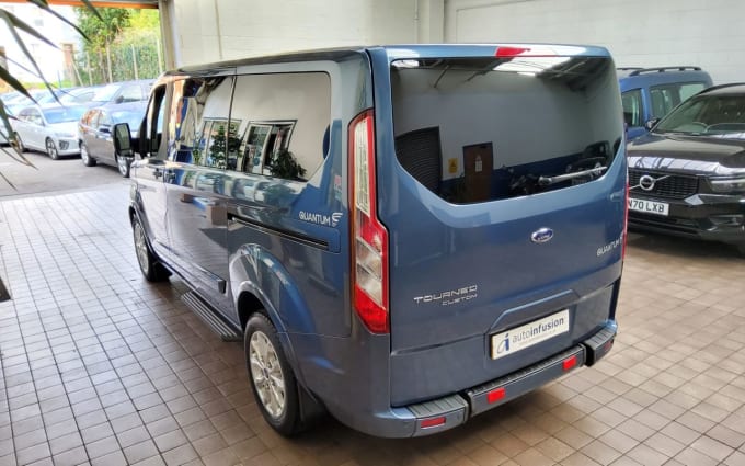 2025 Ford Tourneo Custom