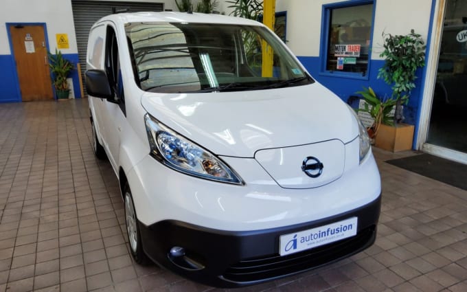 2024 Nissan Nv200