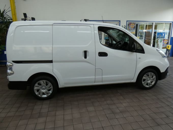 2024 Nissan Nv200