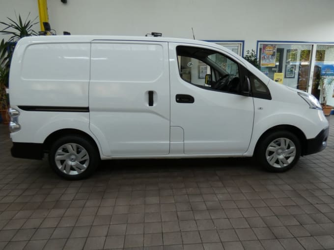 2024 Nissan Nv200