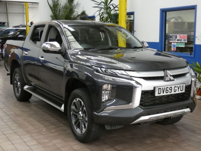 2024 Mitsubishi L200