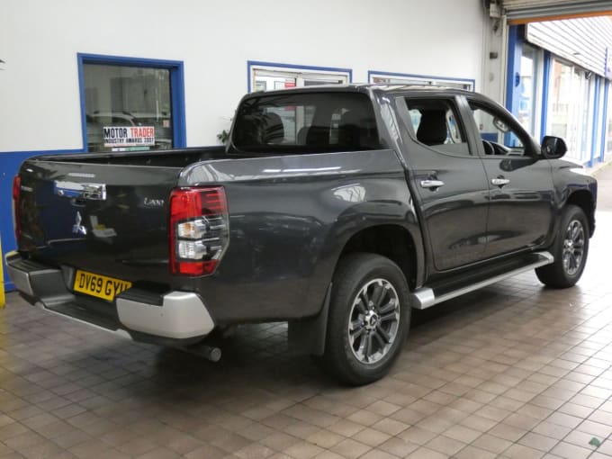 2024 Mitsubishi L200