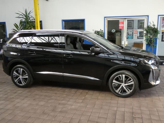 2024 Peugeot 5008