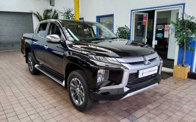 2025 Mitsubishi L200