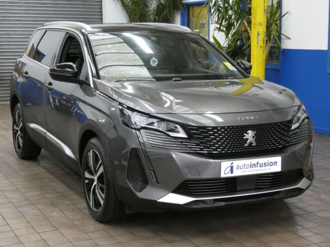 2025 Peugeot 5008